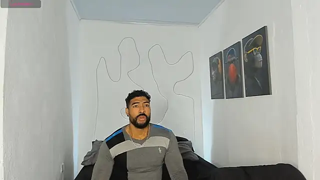 Snapshot of Xander_Str0ng chatting on 11-08-25, 11:32 Xander Str0ng online show from 11-08-25, 11:32