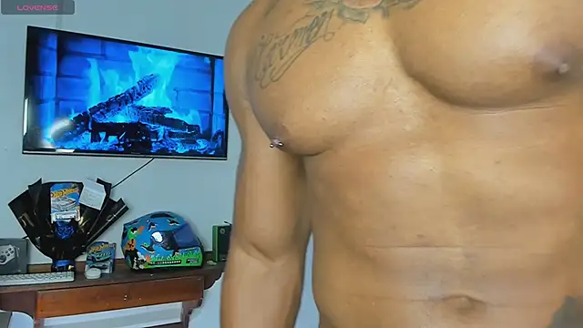 Snapshot of Xander_Str0ng chatting on 11-09-25, 12:14 Xander Str0ng online show from 11-09-25, 12:14