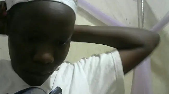 Snapshot of sexy_butty_ chatting on 01-16-25, 08:54 sexy butty online show from 01-16-25, 08:54