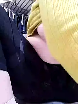 Snapshot of Mie610 chatting on 01-17-25, 06:47 Mie610 online show from 01-17-25, 06:47