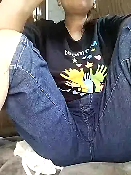 Snapshot of Mie610 chatting on 01-24-25, 11:56 Mie610 online show from 01-24-25, 11:56