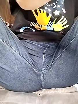 Snapshot of Mie610 chatting on 03-13-25, 11:38 Mie610 online show from 03-13-25, 11:38