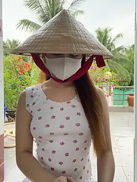 BabyThree  online show from 11-04-25, 09:19