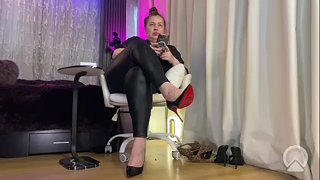 misskaassandraa online show from 07-26-26, 10:55