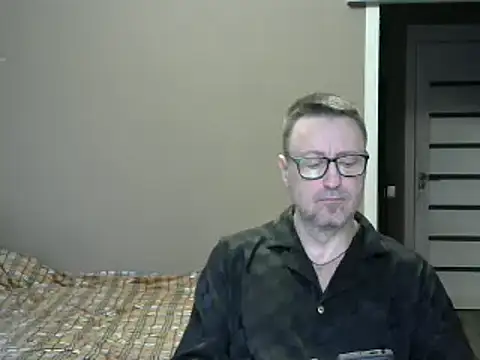 Snapshot of HarrySnake chatting on 02-11-25, 12:48 HarrySnake online show from 02-11-25, 12:48