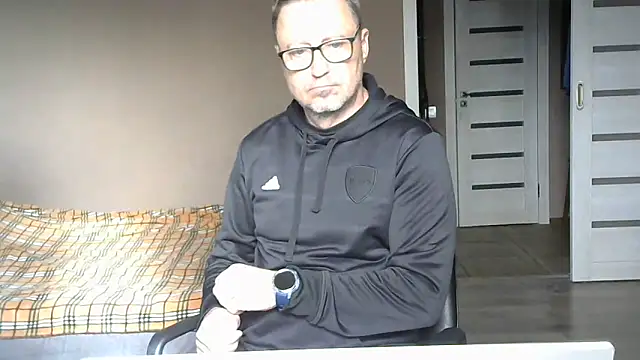 Snapshot of HarrySnake chatting on 03-19-25, 06:24 HarrySnake online show from 03-19-25, 06:24