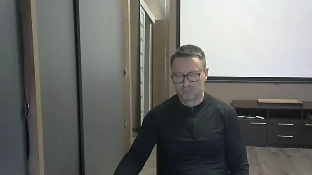 Snapshot of HarrySnake chatting on 10-05-25, 02:15 HarrySnake online show from 10-05-25, 02:15