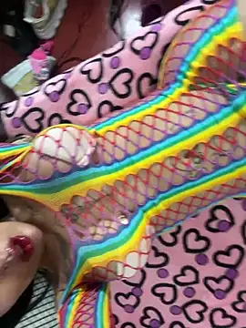 Snapshot of saragill323 chatting on 12-28-24, 03:26 saragill323 online show from 12-28-24, 03:26