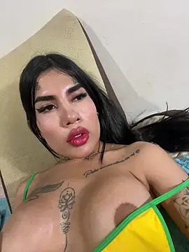 Snapshot of saragill323 chatting on 01-17-25, 12:53 saragill323 online show from 01-17-25, 12:53