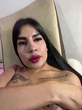 Snapshot of saragill323 chatting on 02-16-25, 02:09 saragill323 online show from 02-16-25, 02:09