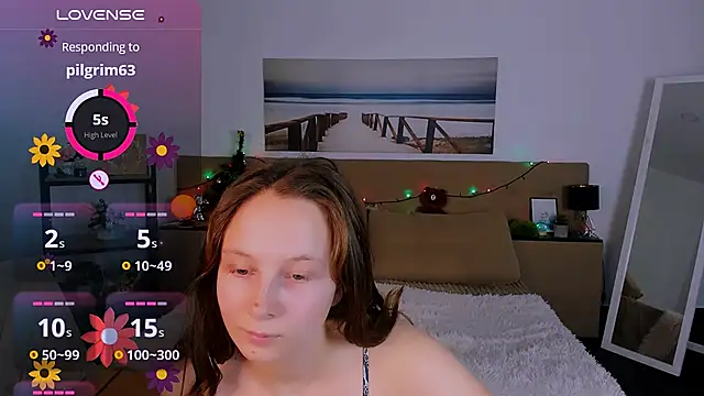 Snapshot of Ketrin_n_ chatting on 01-08-25, 12:37 Ketrin n  online show from 01-08-25, 12:37