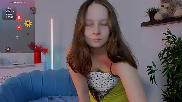 Snapshot of Ketrin_n_ chatting on 02-05-25, 06:24 Ketrin n  online show from 02-05-25, 06:24