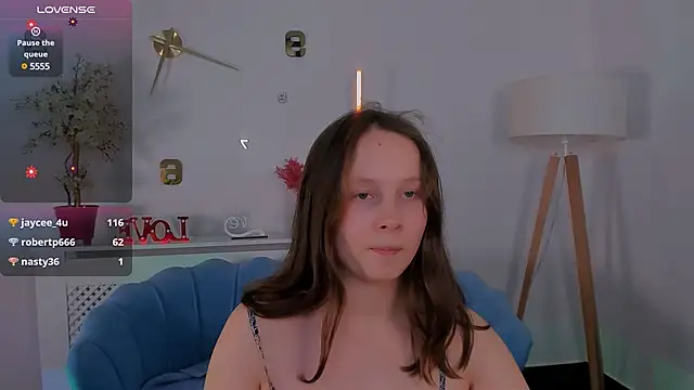 Snapshot of Ketrin_n_ chatting on 02-05-25, 12:27 Ketrin n  online show from 02-05-25, 12:27