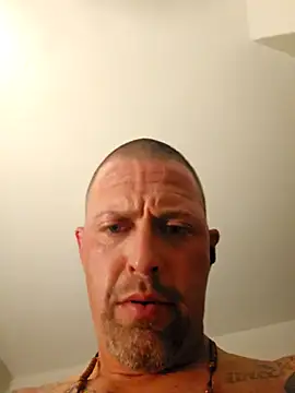 Snapshot of LongandEasy77 chatting on 12-16-25, 10:20 LongandEasy77 online show from 12-16-25, 10:20