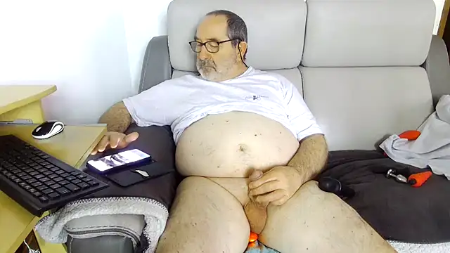 Snapshot of gillou1234 chatting on 03-10-25, 08:48 gillou1234 online show from 03-10-25, 08:48