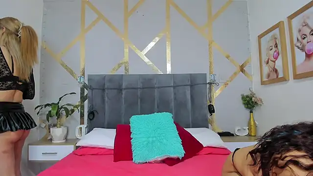 Danna Reyees online show from 11-22-25, 11:53