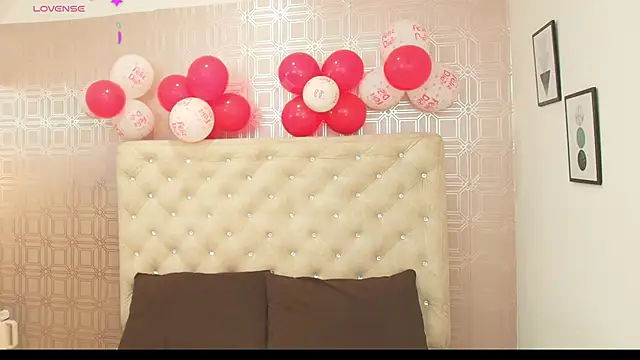 Snapshot of Sara_Desire chatting on 02-16-25, 12:32 Sara Desire online show from 02-16-25, 12:32