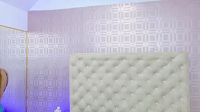 Snapshot of Sara_Desire chatting on 09-20-25, 12:17 Sara Desire online show from 09-20-25, 12:17