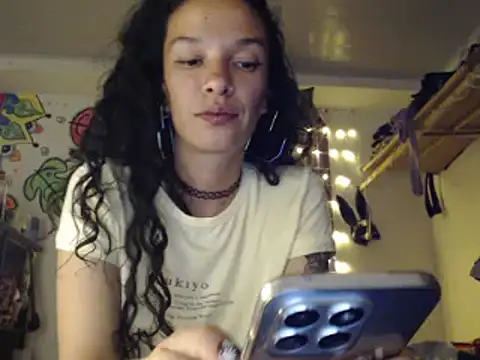 Snapshot of rebekka_simpson chatting on 12-26-24, 02:33 rebekka simpson online show from 12-26-24, 02:33