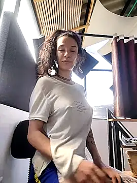 rebekka simpson online show from 06-20-26, 03:04