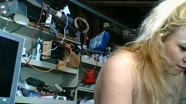 allissonw13 online show from 11-06-25, 11:44