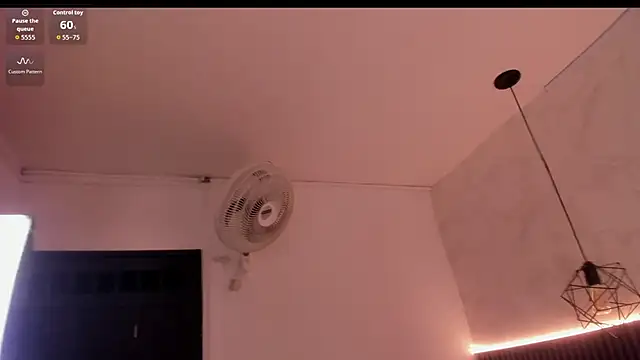 SOPHICARTERS online show from 10-15-25, 10:59