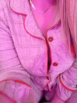 Snapshot of Afnane___charmouta chatting on 11-18-25, 04:00 Afnane charmouta online show from 11-18-25, 04:00