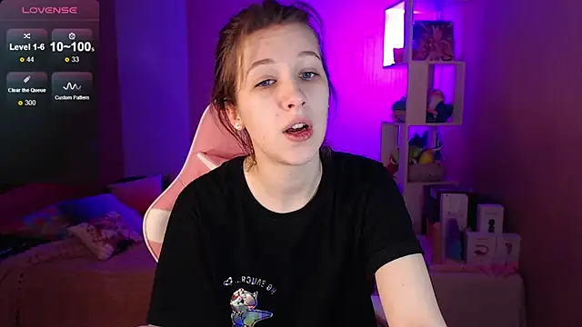 Snapshot of ur_kitty__ chatting on 01-12-25, 01:05 ur kitty online show from 01-12-25, 01:05