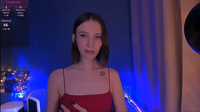 Snapshot of ellaamber chatting on 02-06-25, 12:11 ellaamber online show from 02-06-25, 12:11