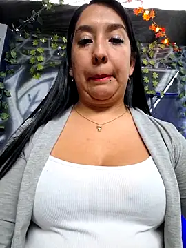 Snapshot of Bella_keny chatting on 11-14-25, 05:11 Bella keny online show from 11-14-25, 05:11