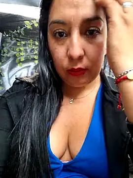 Snapshot of Bella_keny chatting on 11-19-25, 07:25 Bella keny online show from 11-19-25, 07:25