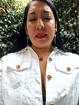 Snapshot of Bella_keny chatting on 11-25-25, 05:24 Bella keny online show from 11-25-25, 05:24