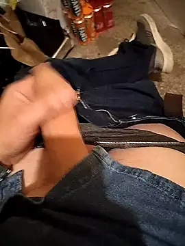 Snapshot of A_man_in_public chatting on 11-18-25, 08:46 A man in public online show from 11-18-25, 08:46