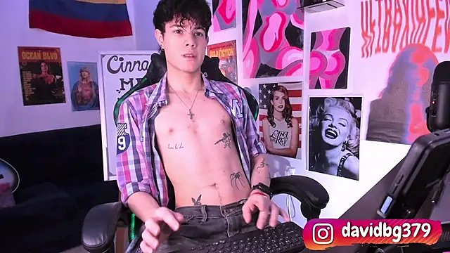 Snapshot of cinnamon_boyxxx chatting on 03-21-25, 01:45 cinnamon boyxxx online show from 03-21-25, 01:45