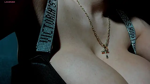 Snapshot of SexxyMeriem chatting on 12-04-24, 01:20 SexxyMeriem online show from 12-04-24, 01:20