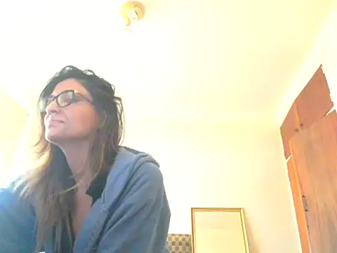 Snapshot of karmicQueen669 chatting on 07-22-26, 01:03 karmicQueen669 online show from 07-22-26, 01:03