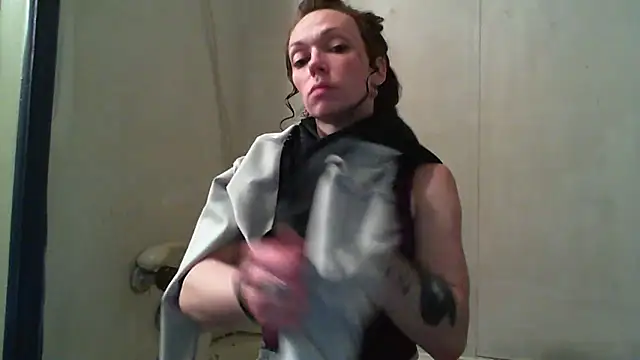 Snapshot of Genevieve143 chatting on 02-26-25, 08:04 Genevieve143 online show from 02-26-25, 08:04