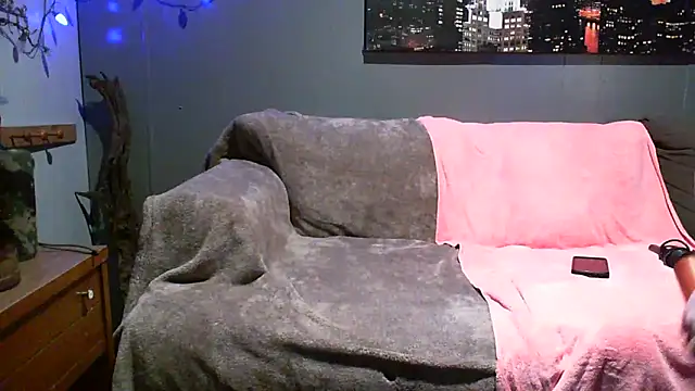 Snapshot of Genevieve143 chatting on 03-21-25, 07:33 Genevieve143 online show from 03-21-25, 07:33