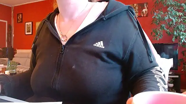 cruellaculdenfer67 online show from 04-03-26, 07:06