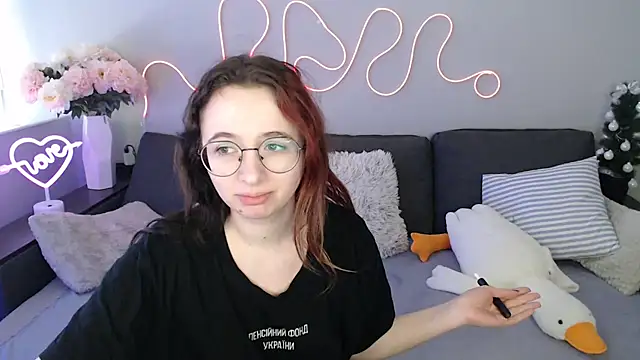 Mini Diva online show from 03-15-26, 09:26