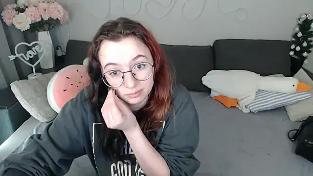 Mini Diva online show from 04-11-26, 08:07