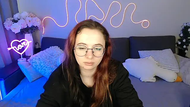 Mini Diva online show from 04-20-26, 08:17