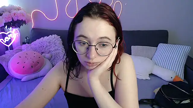 Mini Diva online show from 07-14-26, 08:08