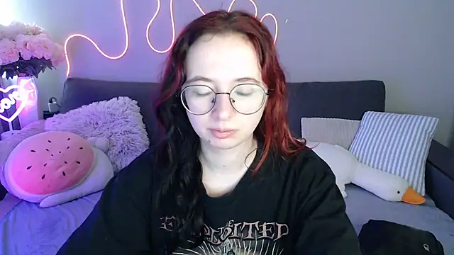 Mini Diva online show from 07-17-26, 08:10