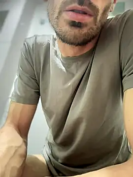 Snapshot of nicolaaaaas chatting on 10-02-25, 06:09 nicolaaaaas online show from 10-02-25, 06:09