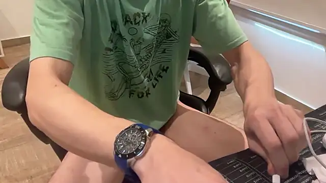 Snapshot of nicolaaaaas chatting on 10-03-25, 04:04 nicolaaaaas online show from 10-03-25, 04:04