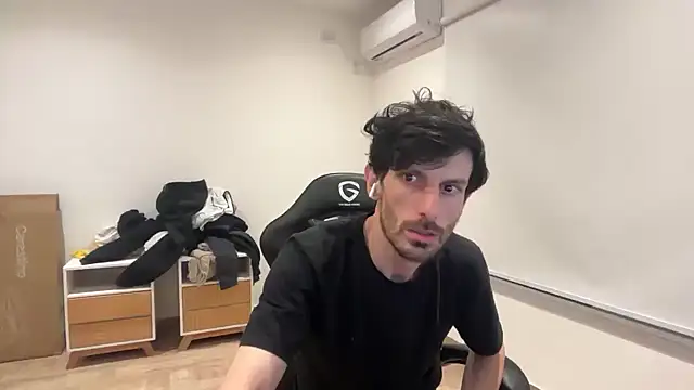 Snapshot of nicolaaaaas chatting on 10-19-25, 02:23 nicolaaaaas online show from 10-19-25, 02:23