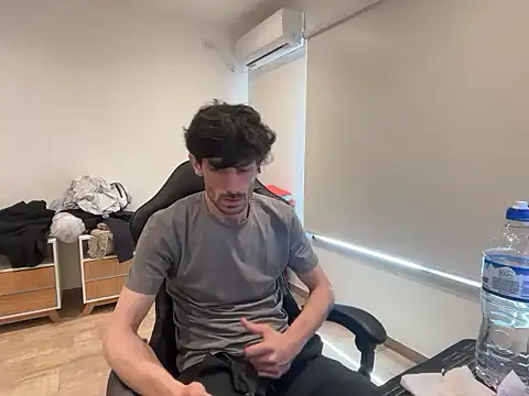 Snapshot of nicolaaaaas chatting on 10-19-25, 02:50 nicolaaaaas online show from 10-19-25, 02:50