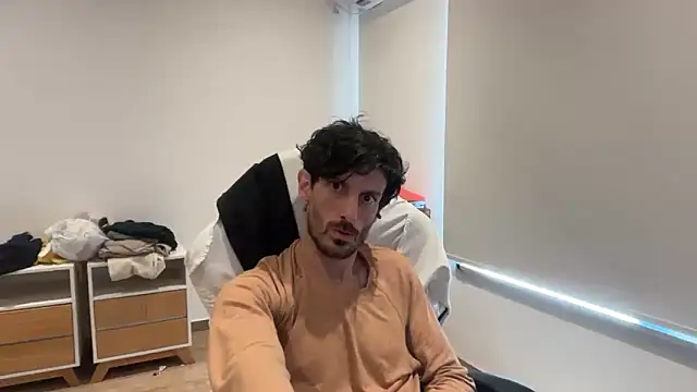 Snapshot of nicolaaaaas chatting on 10-28-25, 03:25 nicolaaaaas online show from 10-28-25, 03:25