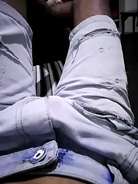 Snapshot of Heman100492 chatting on 01-31-25, 04:38 Heman100492 online show from 01-31-25, 04:38